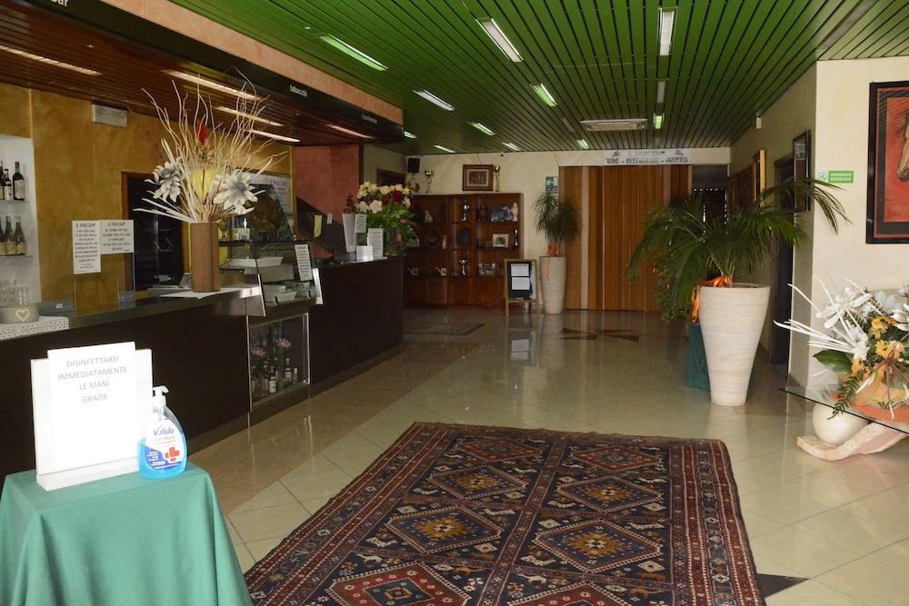 Hotel Il Parco - Parking Free & Restaurant -
